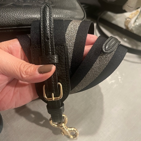 Coach
EMBOSSED HORSE AND CARRIAGE JES CROSSBODY Black Leather Crossbody Bag - Picture 10 of 14